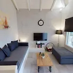 Yalos Luxury * Agioi Saranta