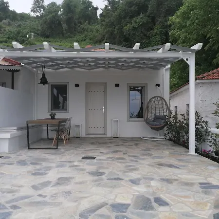 Yalos Luxury Vilă