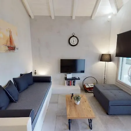 Yalos Luxury * Agioi Saranta
