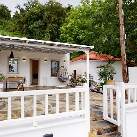 Yalos Luxury Vilă *